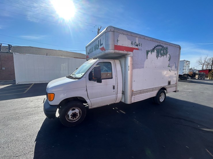 2006-ford-e450-image-4