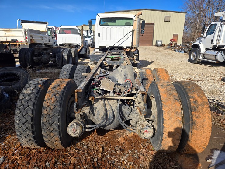 2005-caterpillar-c9-image-11