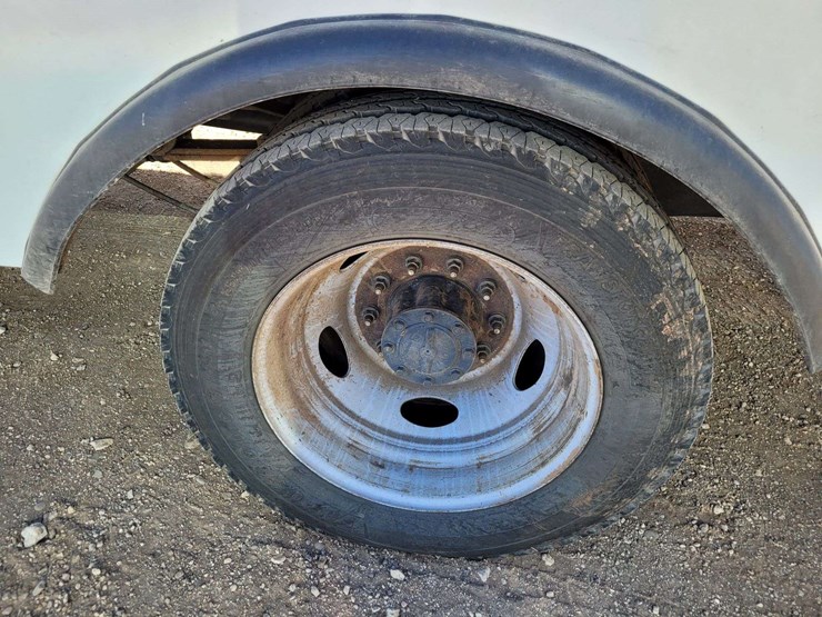 2019-ford-f550-image-16