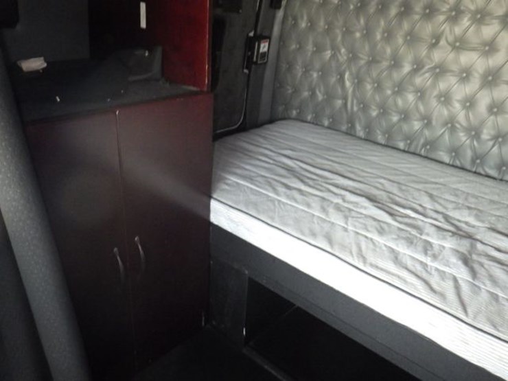 2020-western-star-5700xe-image-22