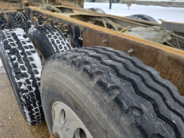 2012-caterpillar-660-image-62