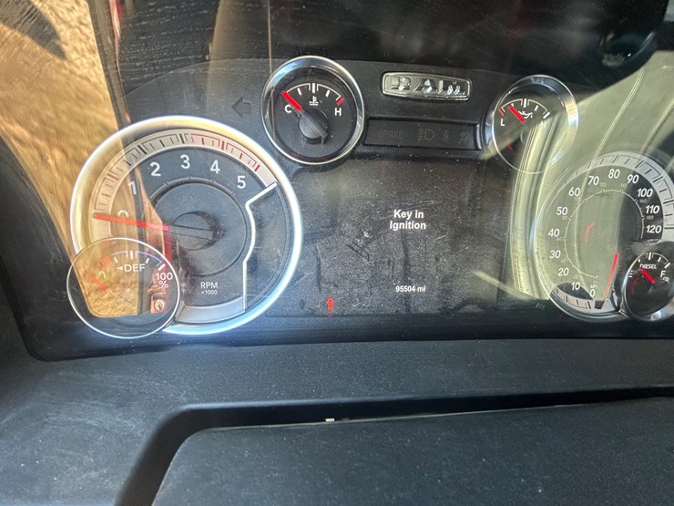 2018-dodge-3500-image-57