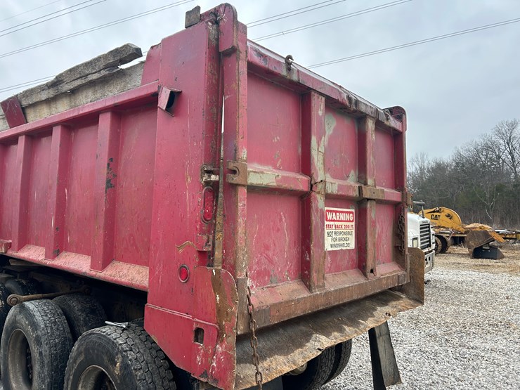 1988-peterbilt-357-image-67