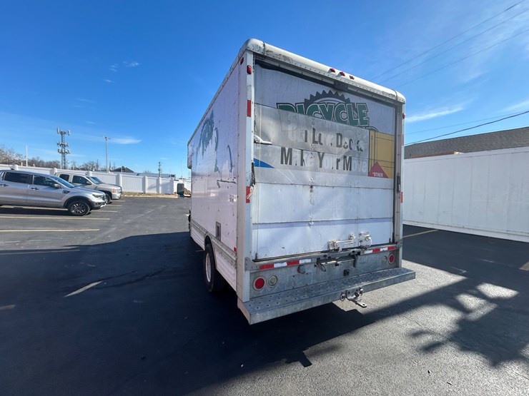 2006-ford-e450-image-12