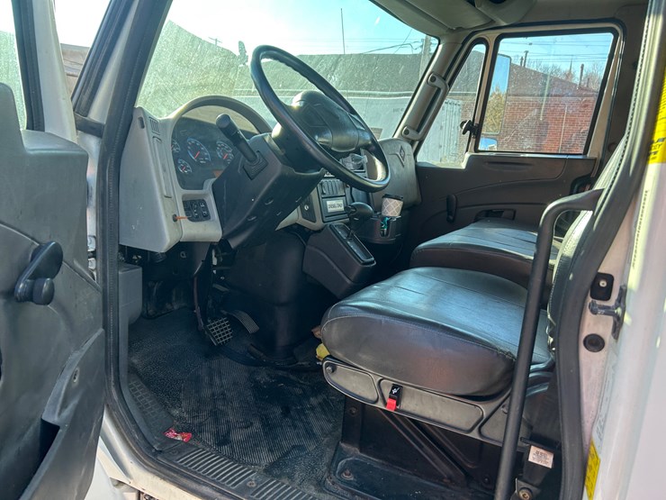 2013-international-durastar-4300-image-52