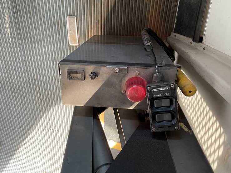 2009-ford-e350-image-21