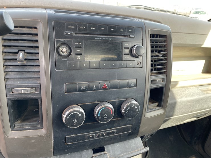 2012-dodge-2500-image-19