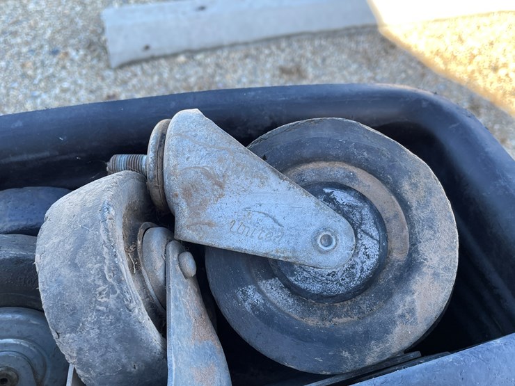 #3125-•-casters-image-7