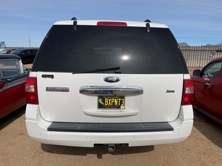 2013-ford-expedition-limited-image-4