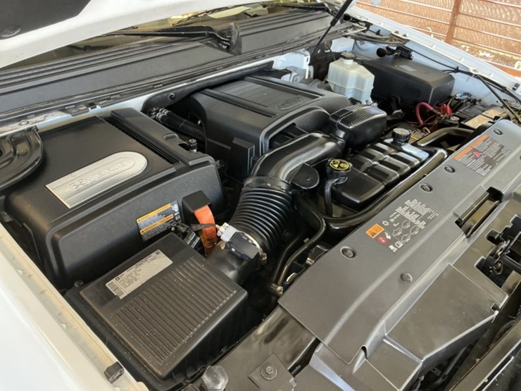 2013-chevrolet-tahoe-image-10