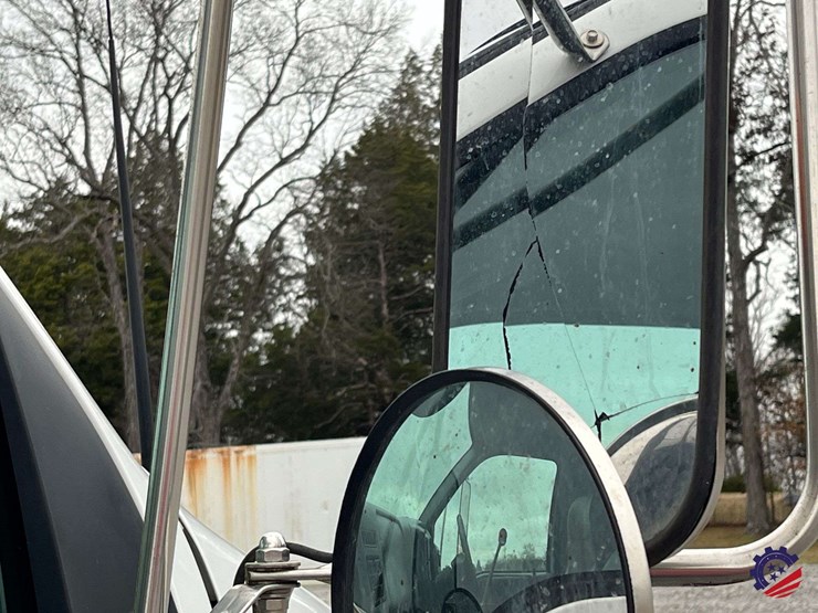 2004-ford-f650-image-43