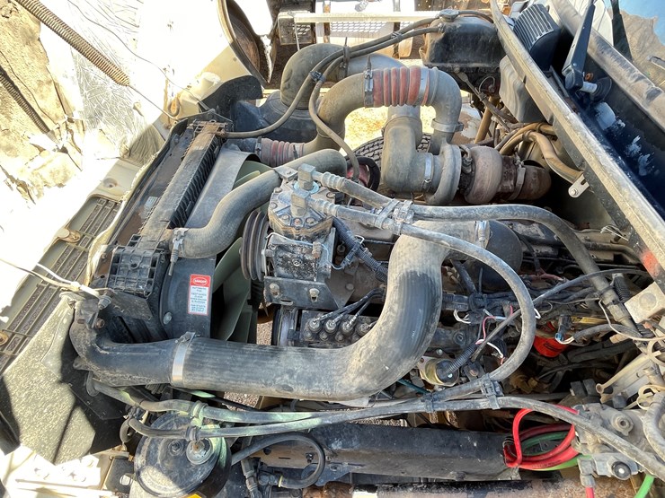 1996-freightliner-fl80-image-15