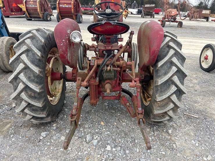 international-240-image-5