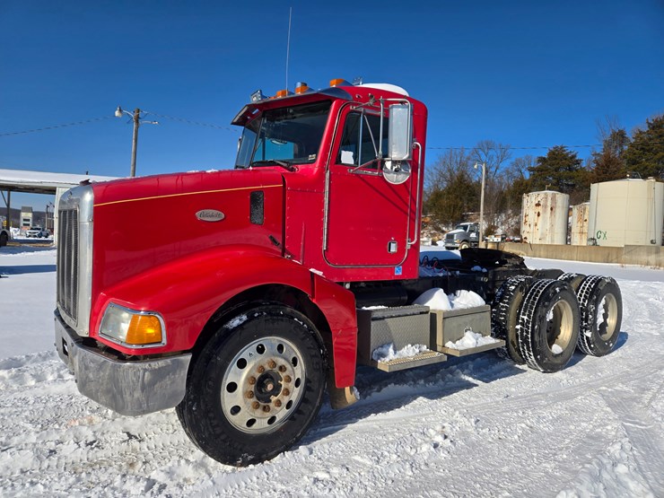 1996-peterbilt-385-image-4