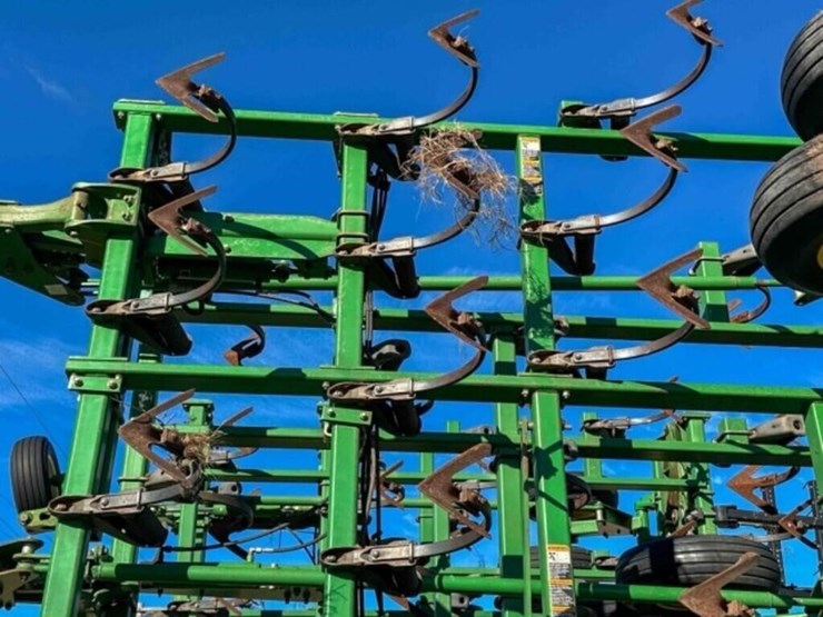 2008-john-deere-2210-image-23