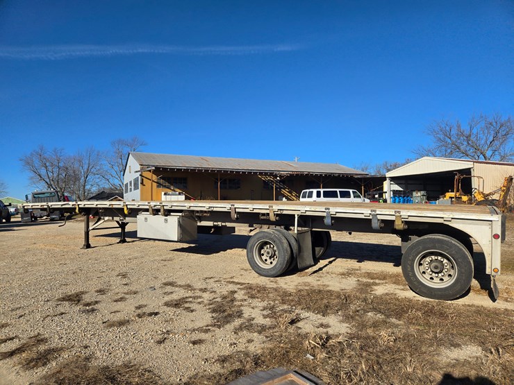 2000-reitnouer-flatbed-image-13
