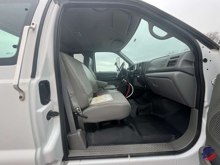 2004-ford-f650-image-60