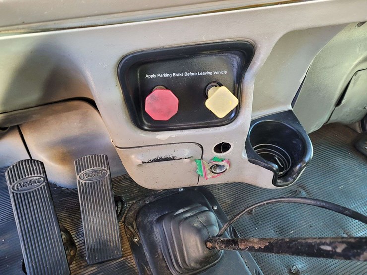 2007-peterbilt-386-image-18