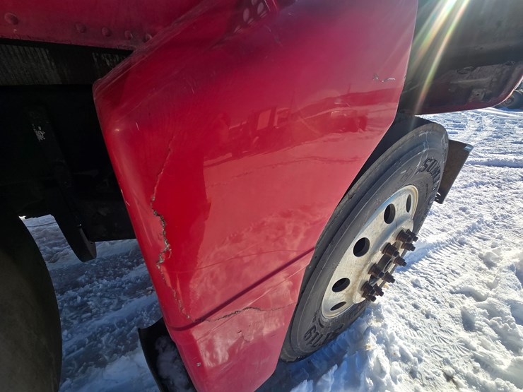 1996-peterbilt-385-image-98