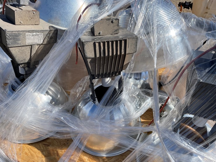 #3188-•-light-fixtures-image-10