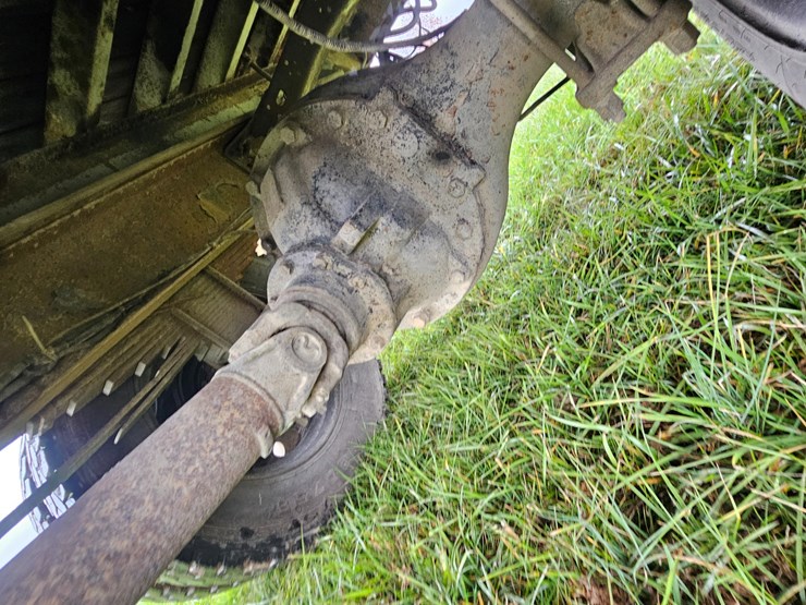 2000-freightliner-fl60-image-63