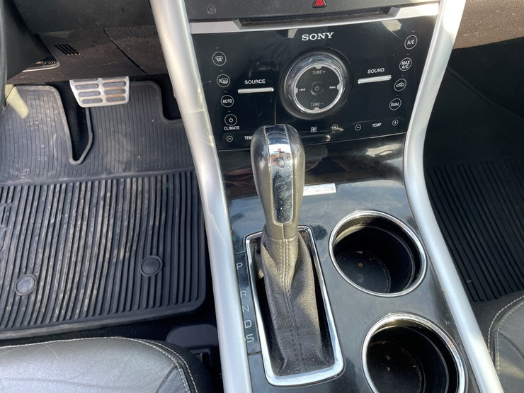 2013-ford-edge-image-10