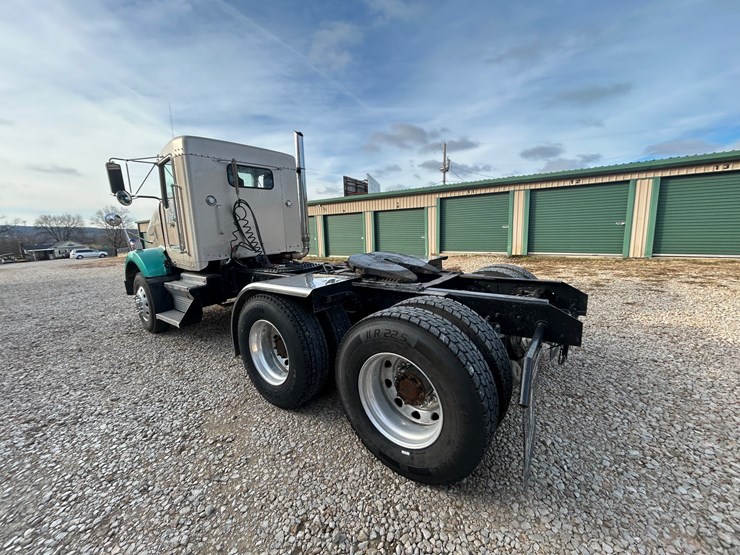 2001-kenworth-t800-image-14