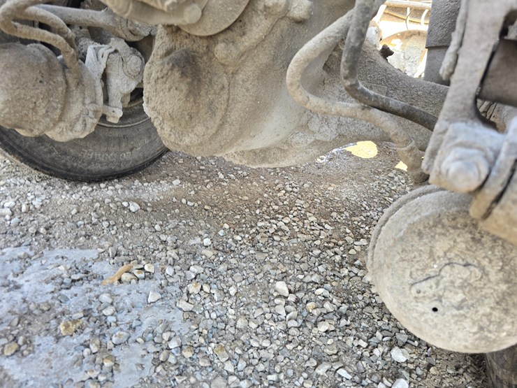 1999-peterbilt-330-image-66