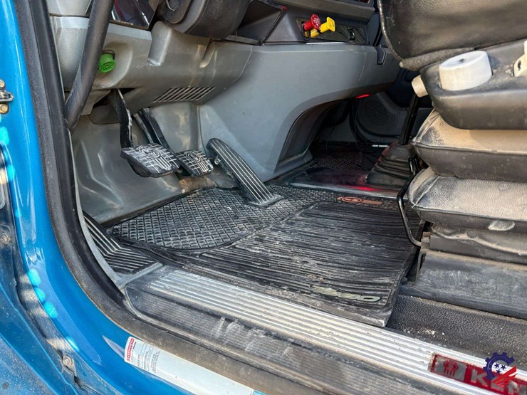 2020-kenworth-t880-image-63