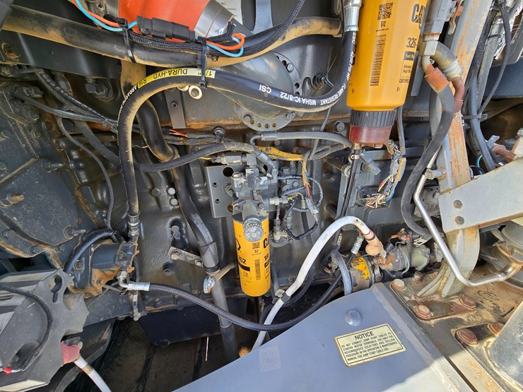 2003-challenger-mt855-image-79