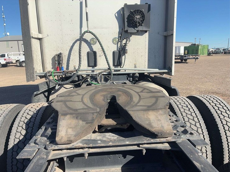 2017-kenworth-t680-image-8