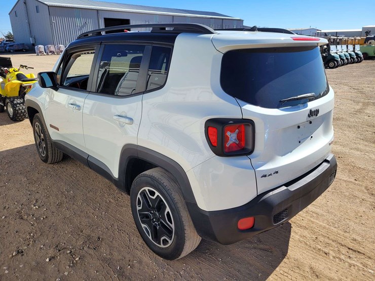 2016-jeep-renegade-trailhawk-image-6