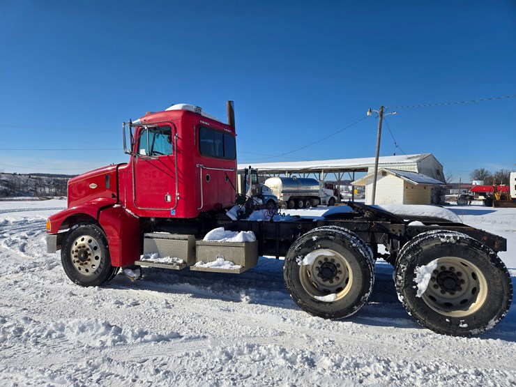 1996-peterbilt-385-image-10
