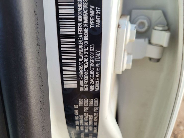 2016-jeep-renegade-trailhawk-image-19