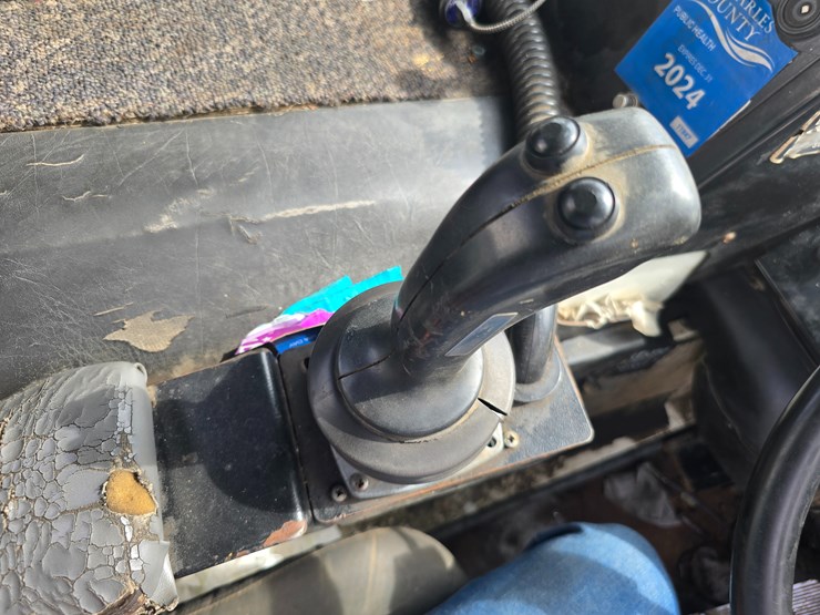 2008-mack-leu613-image-56