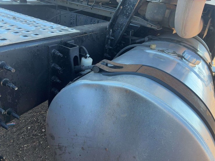 2019-volvo-volvo-vnl-tandem-axle-dual-conventional-new-generation-tractor-truck-image-16