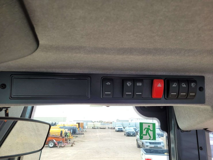 john-deere-244-image-19