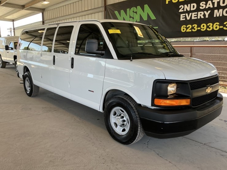 2014-chevrolet-express-2500-image-2