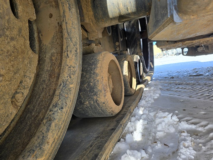 2003-challenger-mt855-image-61