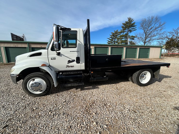 2007-international-durastar-4300-image-8