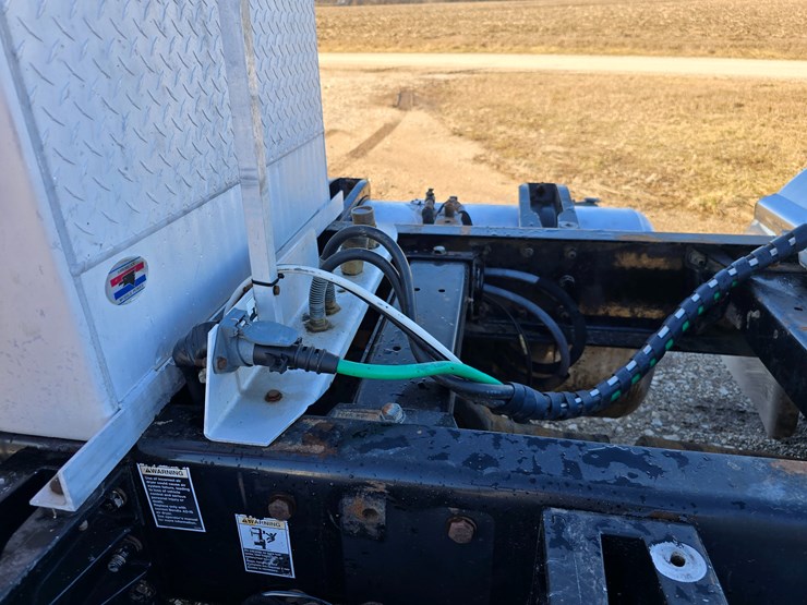 2008-peterbilt-388-image-61