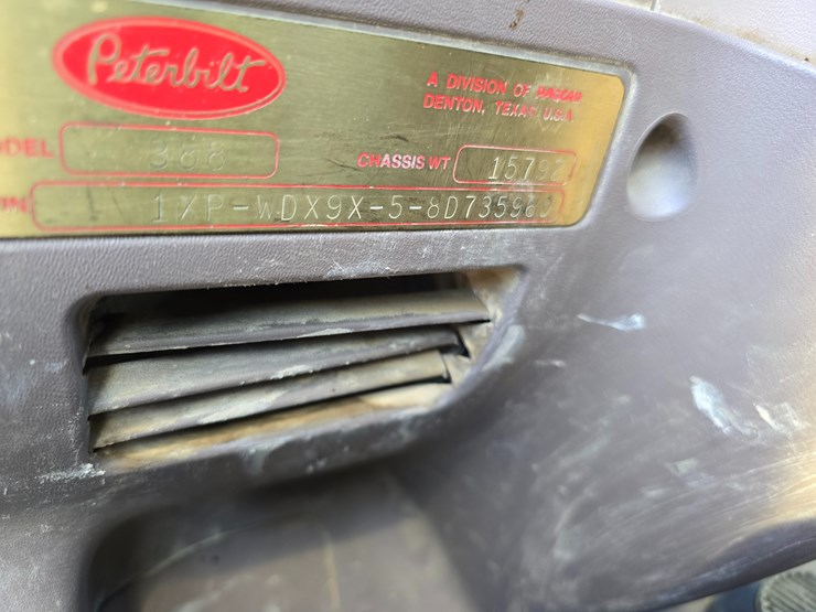 2008-peterbilt-388-image-42