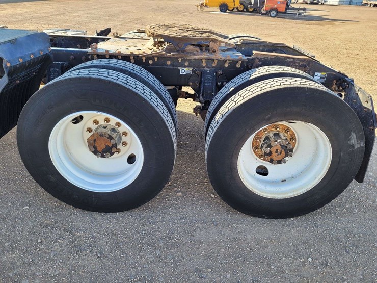 2007-peterbilt-386-image-27