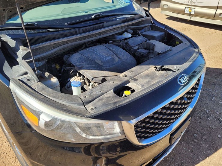 2016-kia-sedona-image-23