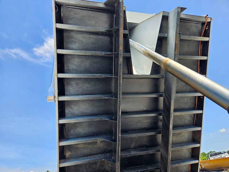 2012-peterbilt-382-image-38