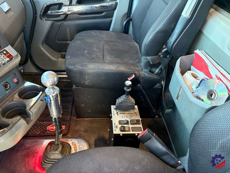 2020-kenworth-t880-image-61