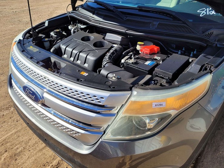 2012-ford-explorer-xlt-image-18