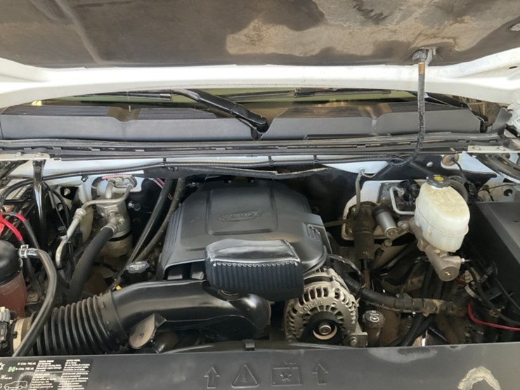 2014-chevrolet-silverado-2500-image-12