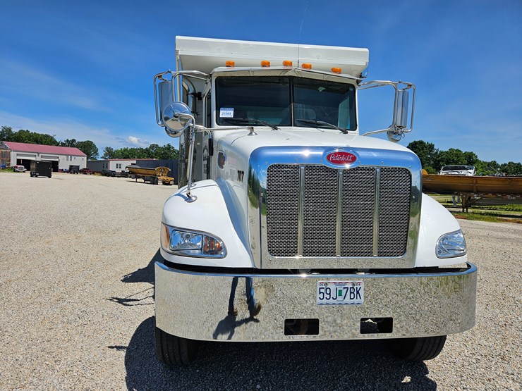 2012-peterbilt-382-image-26