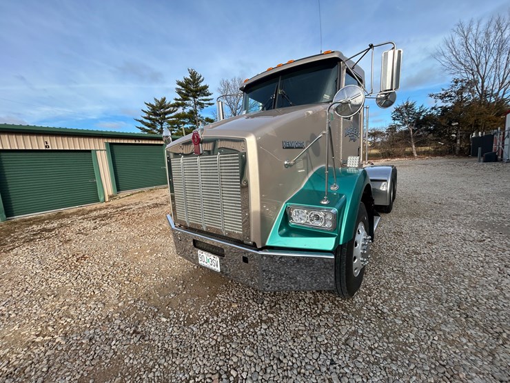 2001-kenworth-t800-image-40